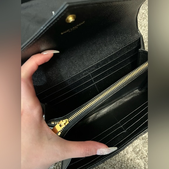 YSL CASSANDRE MATELASSÉ LARGE FLAP WALLET（580$ zelle or venmoo） - Picture 4 of 7